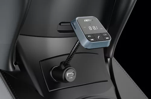 AMIO Bluetooth-Autokit mit FM-Transmitter und USB-Ausgang (2,4 A Ladefunktion)