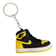 Kosárlabda cipő kulcstartó sárga színben